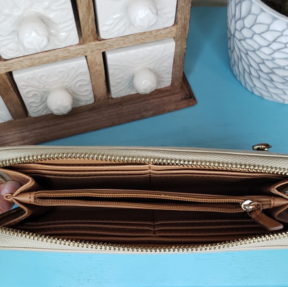 Fossil Marble Wallet - Picture 4 of 6